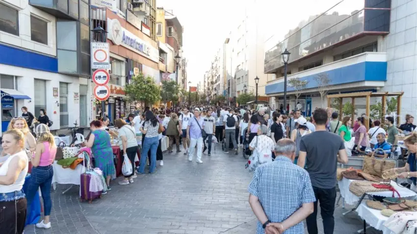Karşıyaka Gece Pazarı kadın dayanışmasını büyütüyor haberinin görseli