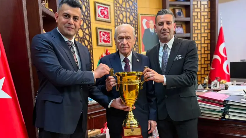 Boks Federasyonu’ndan Bahçeli’ye ziyaret haberinin görseli