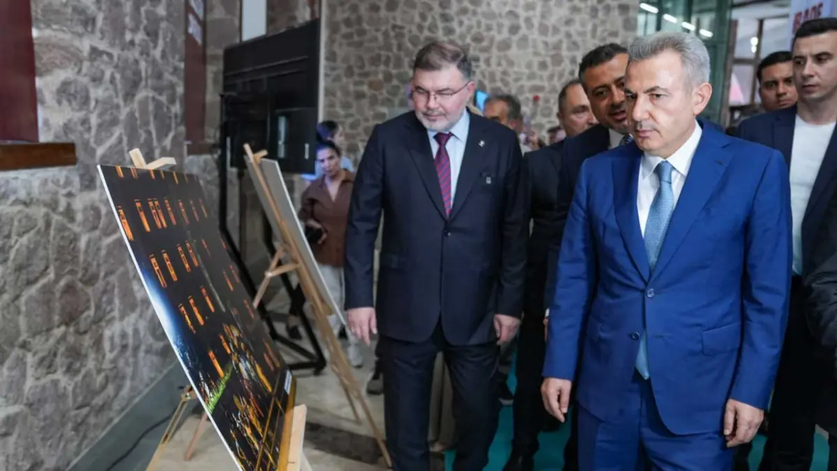 İzmir'de 15 Temmuz Dijital Deneyim Merkezi açıldı görseli