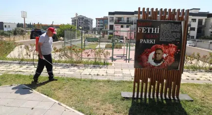 Menderes’te park ve yeşil alanlara yaz bakımı