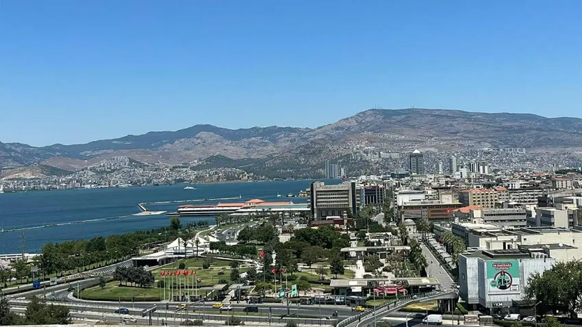 Prof. Dr. Doğan Yaşar: "İzmir'i bu yıl daha serin bir yaz bekliyor" haberinin görseli