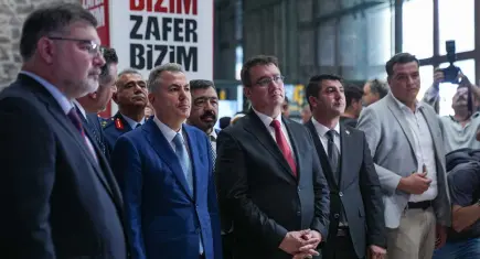 "15 Temmuz Yaşayan Hafıza Merkezi" İzmir'de ziyaretçilere açıldı