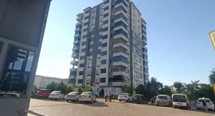 Asansörün aniden hareket etmesi sonucu sıkışan 66 yaşındaki kadın öldü