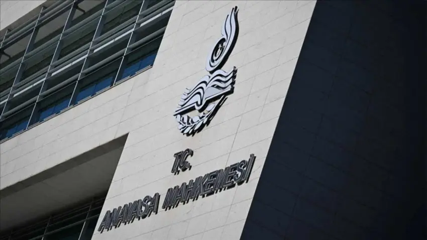 AYM'den kritik karar: Boşandığı eşiyle yaşayanın aylığı kesilecek haberinin görseli