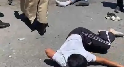 Bisiklet süren çocuklara çarpan sürücü kaçtı