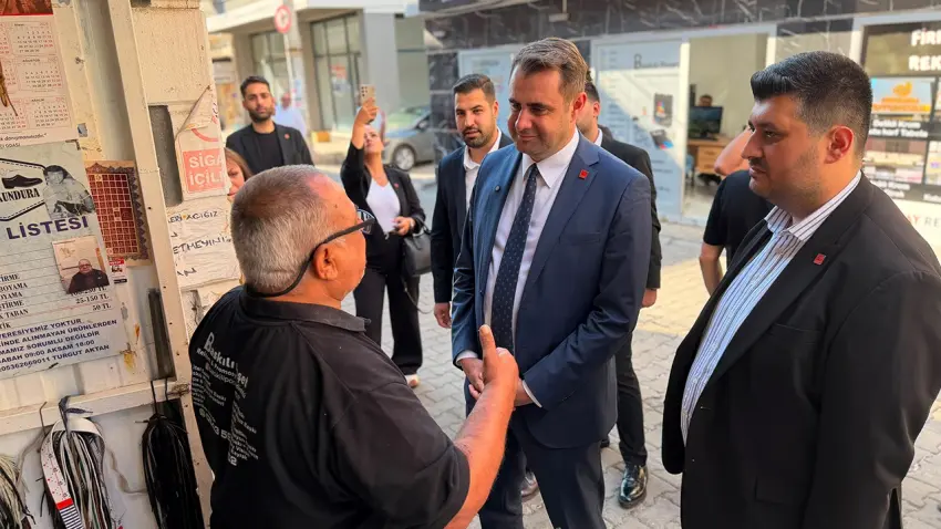 Çağatay Güç Karabağlar'da esnafla buluştu: Ekonomik yükü esnaf taşıyor