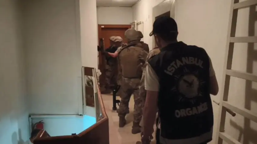 İstanbul merkezli 12 ilde organize suç örgütlerine operasyon: 74 gözaltı haberinin görseli