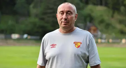 Stanimir Stoilov: 1 ya da 2 transferi kampa yetiştireceğiz