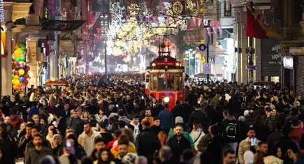 Türkiye neden göç ediyor? Gençlerde eğitim, erkeklerde daha iyi yaşam arayışı!