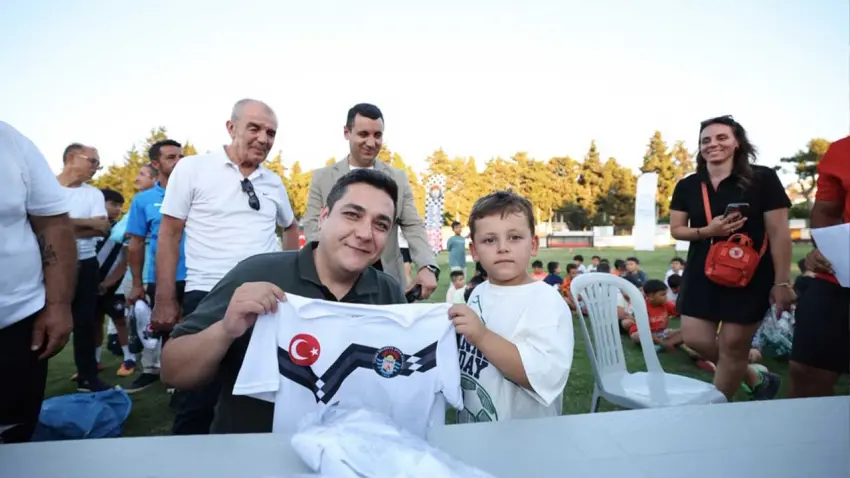 Çeşme’de çocuklar yaz tatilini sporla değerlendirecek haberinin görseli