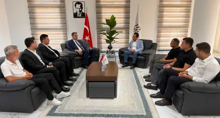 CHP İzmir İl Başkanı Güç, mobilya sektörünün sorunlarını dinledi