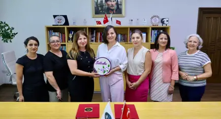 Karabağlar Belediyesi'nden kadın üreticilere destek protokolü