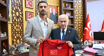 Milli futbolcu Merih Demiral, Devlet Bahçeli'yi ziyaret etti