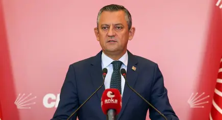 Özgür Özel'den 'yeni parti' açıklaması 