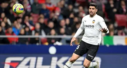 Süper Lig'de Cenk Özkacar düellosu: Beşiktaş ve Trabzonspor devrede, Schalke 04 masada!