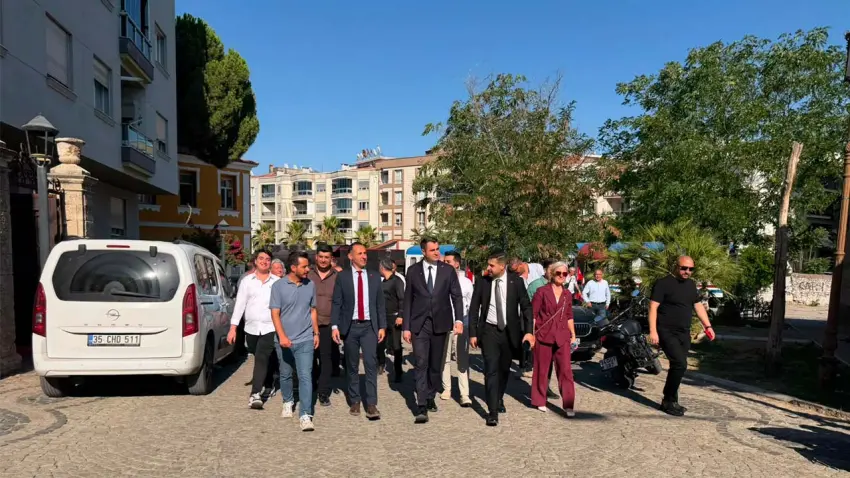 Çağatay Güç Gaziemir'de esnafla buluştu haberinin görseli
