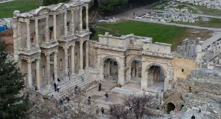 EGEÇEP’ten Efes projesine tepki: Göz göre göre yok ediliyor