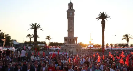 İzmir'de 15 Temmuz'un 10. yılında anma programı düzenlendi