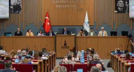 İzmir’de Kızılay binası için imar değişikliği teklifi: ‘Ticaret alanı’ olacak