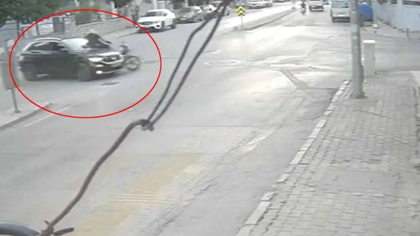 İzmir'de motosiklete çarpan otomobil sürücüsü kaçtı haberinin görseli