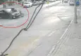 İzmir'de motosiklete çarpan otomobil sürücüsü kaçtı