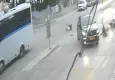İzmir haber: Buca'da otomobilin çarptığı motosiklet sürücüsü yaralandı, kaçan sürücü yakalandı