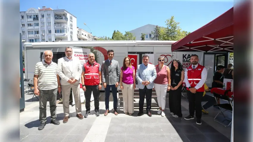 Karşıyaka’da kan bağışı dayanışması: Her bağış üç fidana dönüşüyor haberinin görseli
