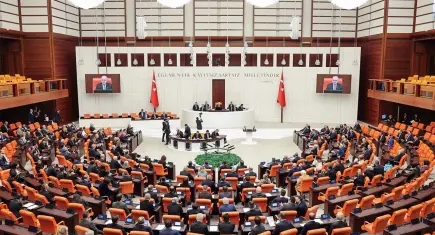 Meclis'te 15 Temmuz gerginliği: Grup başkan vekilleri karşı karşıya geldi
