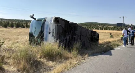 Eskişehir’de feci otobüs kazası: Camlar kırılarak kurtarıldılar
