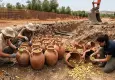İş makinesinin kepçesine takılan hazine: 600 kilo altın bulundu!