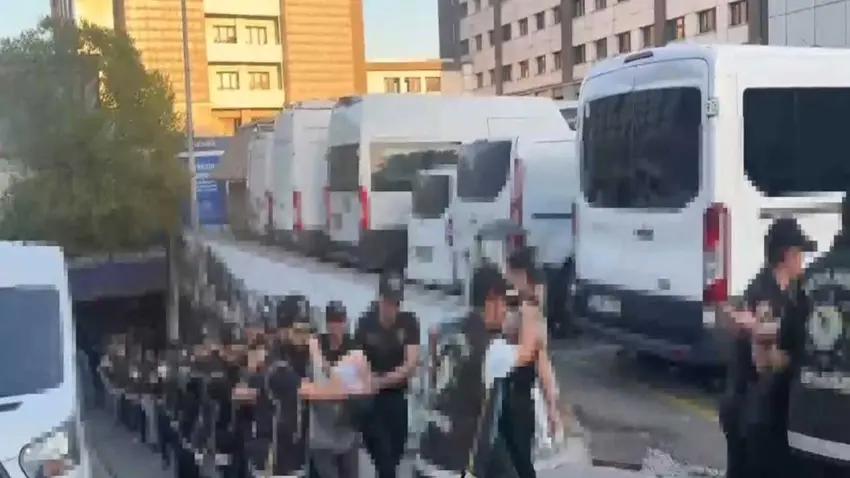 Kırmızı bültenli liderlerin çetelerine 12 ilde eş zamanlı baskın haberinin görseli