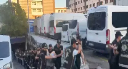 Kırmızı bültenli liderlerin çetelerine 12 ilde eş zamanlı baskın