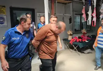Pazarda kadınları gizlice görüntülediği iddia edilen şüpheli gözaltında