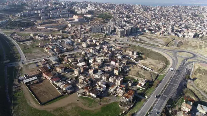 Uzundere'de kentsel dönüşüm tepkisi: Kamu zararının hesabını kim verecek? haberinin görseli