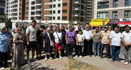Örnekköy'de hak sahiplerinden anahtarlı protesto
