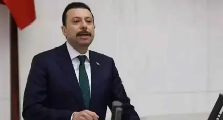 AK Parti'li Kaya: İzmir'de 25 yıldır araç ilerlemiyor