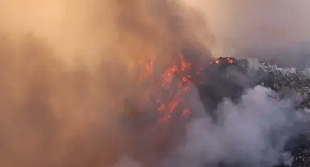 Amasya'da katı atık tesisinde büyük yangın