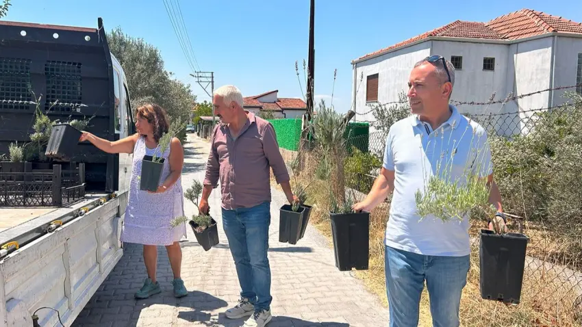 Bornova’da üreticiye destek sürüyor haberinin görseli