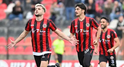 Göztepe sol bek ararken, Karşıyaka Veysel için beklemede
