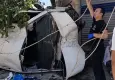Hafif ticari araç elektrik direğine çarptı: 9 yaralı