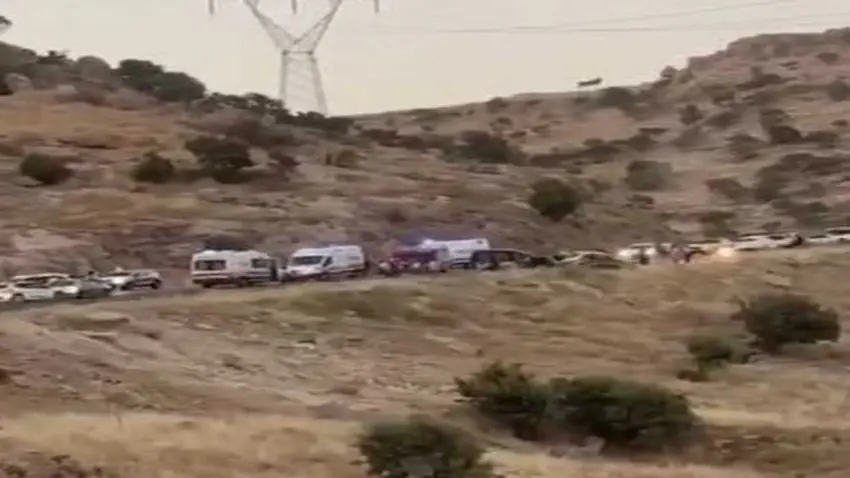 Mardin’de iki araç çarpıştı: 1 ölü, 7 yaralı haberinin görseli