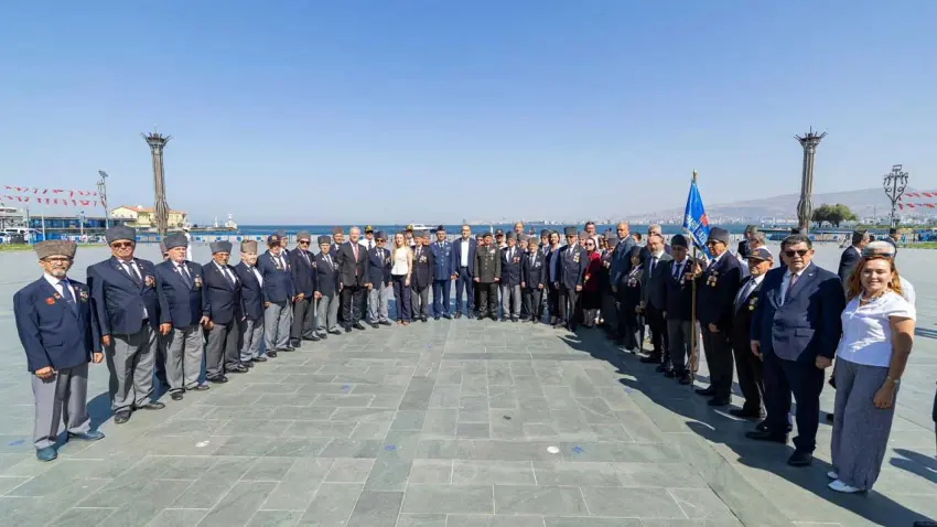 20 Temmuz Barış ve Özgürlük Bayramı İzmir’de törenle kutlandı haberinin görseli