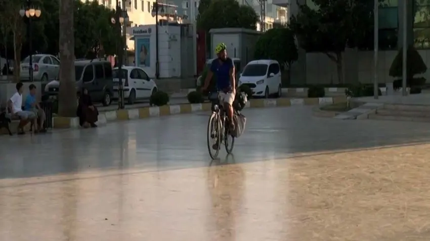  Annesinin vasiyetini yerine getirmek için yola çıktı: Kocaeli’den Mekke’ye pedallıyor! haberinin görseli