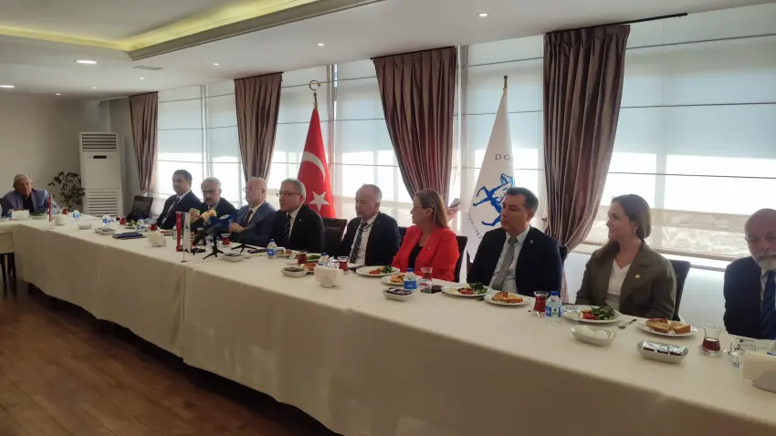 DEÜ'ye iki yeni İngilizce program haberinin görseli