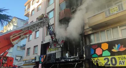 İzmir’de kundaklama iddiası: 6 daire ve 1 iş yeri yandı