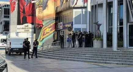 İzmit Belediyesi'ne operasyon: Başkan Fatma Kaplan Hürriyet gözaltında