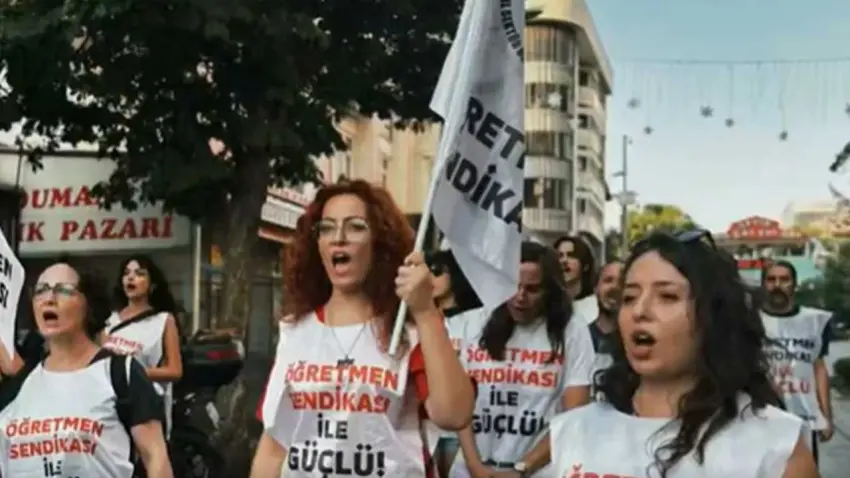 Özel sektör öğretmenlerinden forum tiyatrosuyla hak mücadelesi haberinin görseli