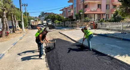 Yenifoça’da Değirmendere Caddesi’ne yeni asfalt konforu