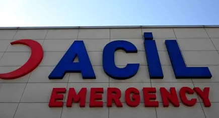 Çeşme'de acı olay: Denizde boğulma tehlikesi geçiren yaşlı kadın yaşamını yitirdi
