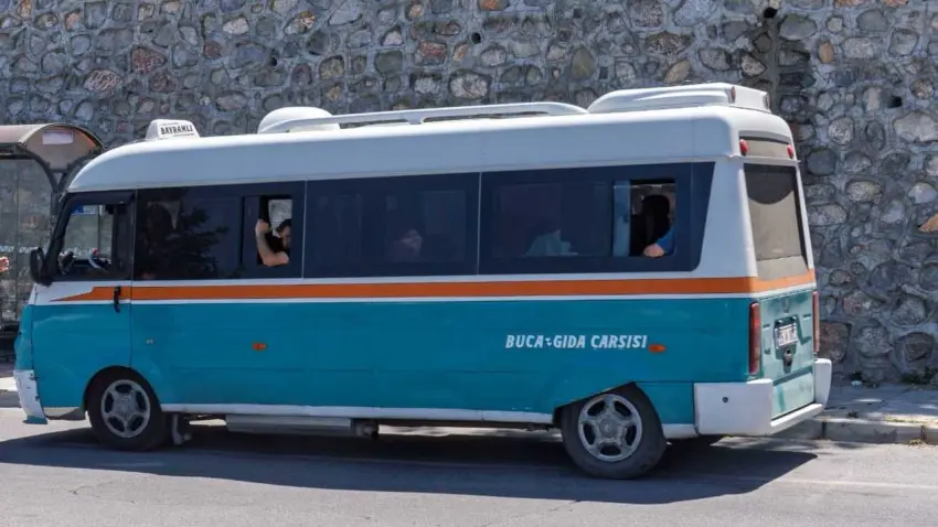 İzmir’de minibüs hatları artık tek tık uzağınızda haberinin görseli